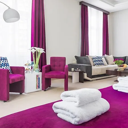 Theater Garni Готель 4*