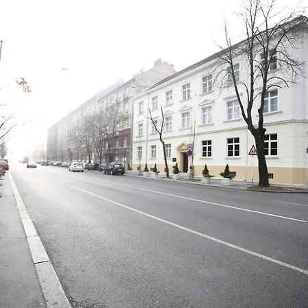 Theater Garni 4* Belgrad